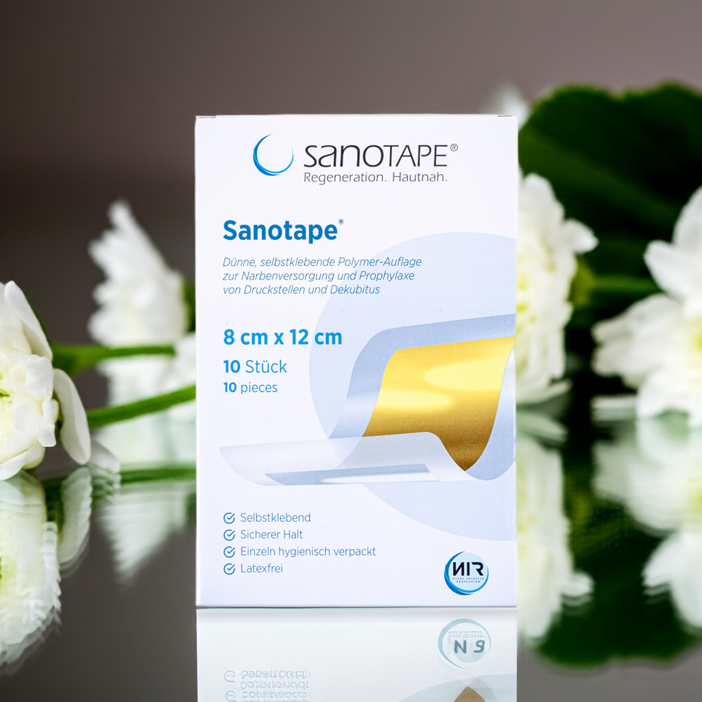 Sanotape® 尺寸为 8x12 厘米，用于疤痕护理和预防压疮和褥疮